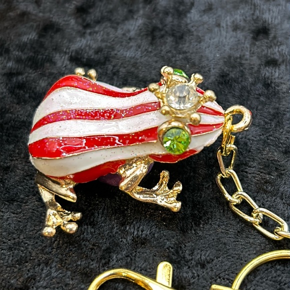 Betsey Johnson Frog Prince Pendant Necklace 👑 🐸 - Picture 1 of 5